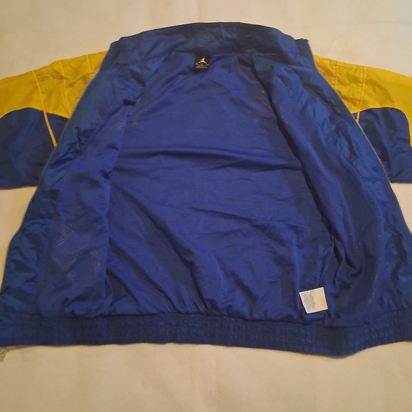 Jordan Boys Small Retro Full Zip Windbreaker Jacket Blue Yellow 23 - Picture 6 of 12